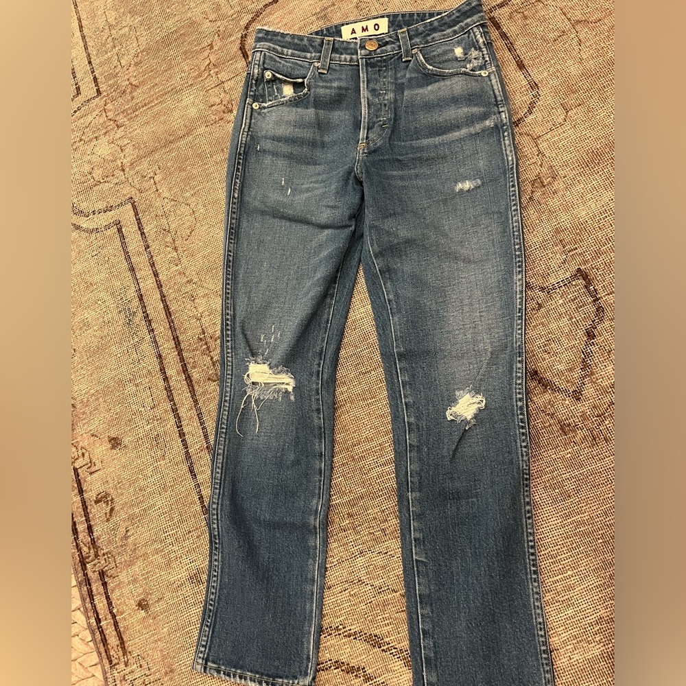 AMO Babe Jeans with Destroy in Darker Wash